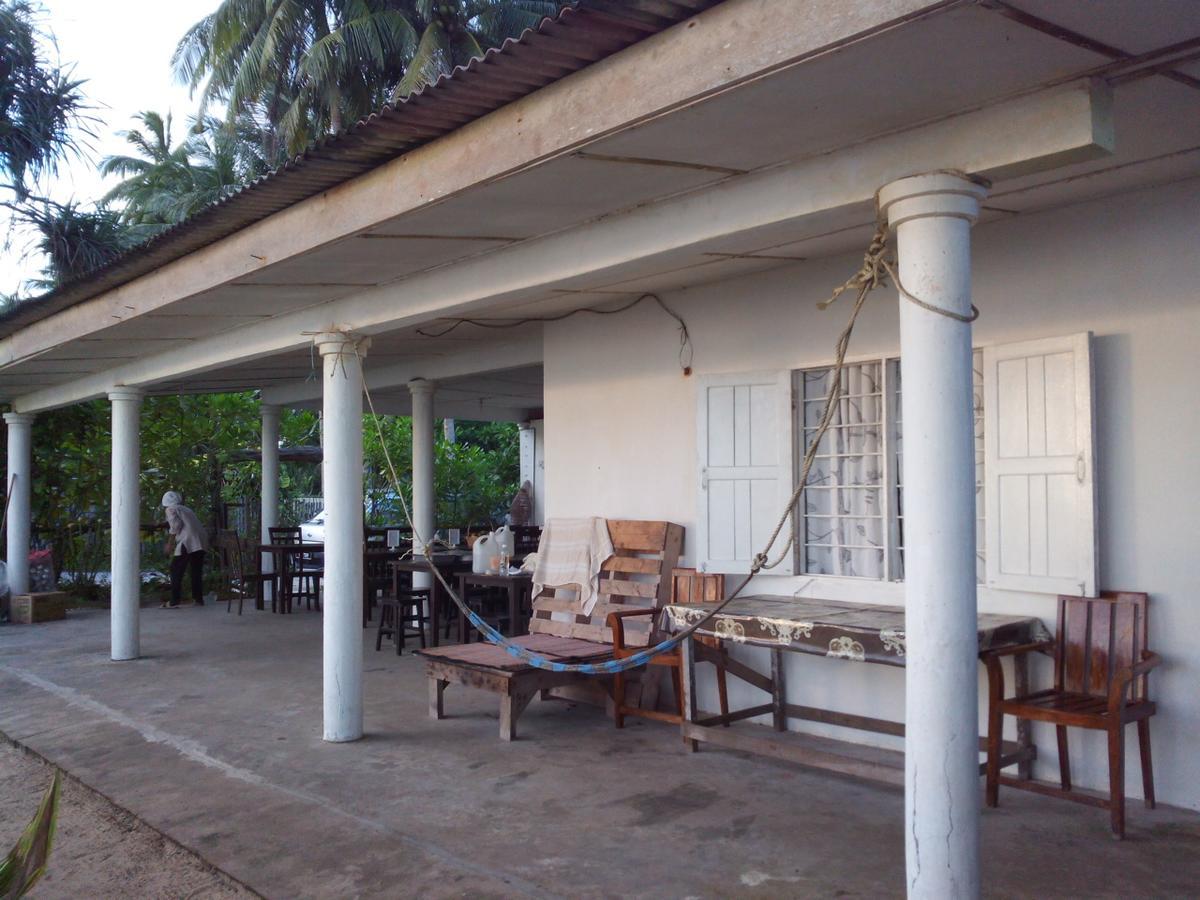 Pandan Beach Homestay Kampong Pandan Exterior foto